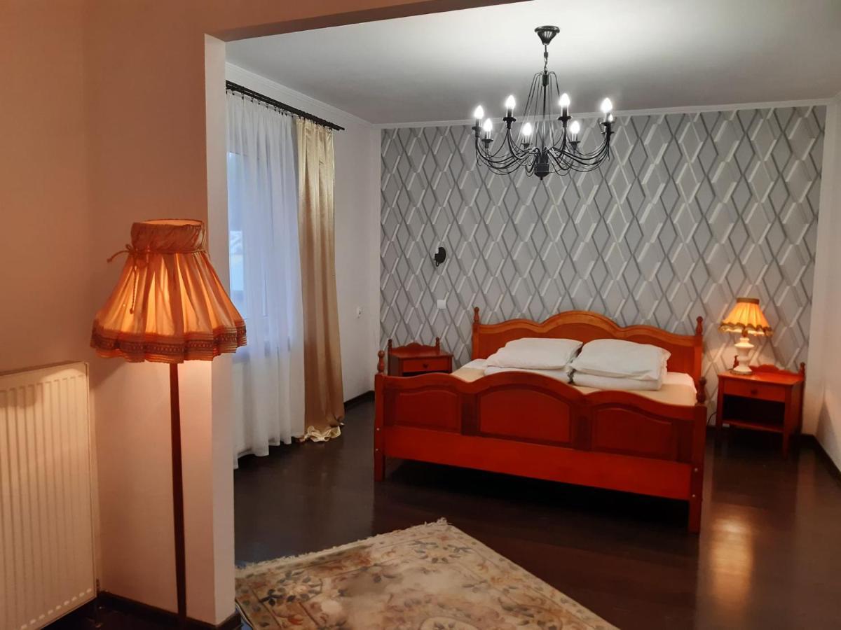 Fantazja - Restauracja I Noclegi Radom Exteriér fotografie