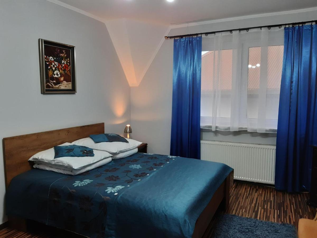 Fantazja - Restauracja I Noclegi Radom Exteriér fotografie